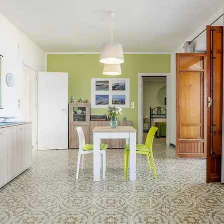 Holiday home Le 2 Palme Isola delle Femmine